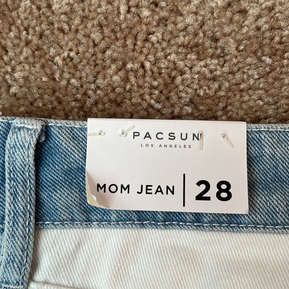 NWT PacSun Distressed Freeze Pop Mom Jeans - Picture 10 of 13